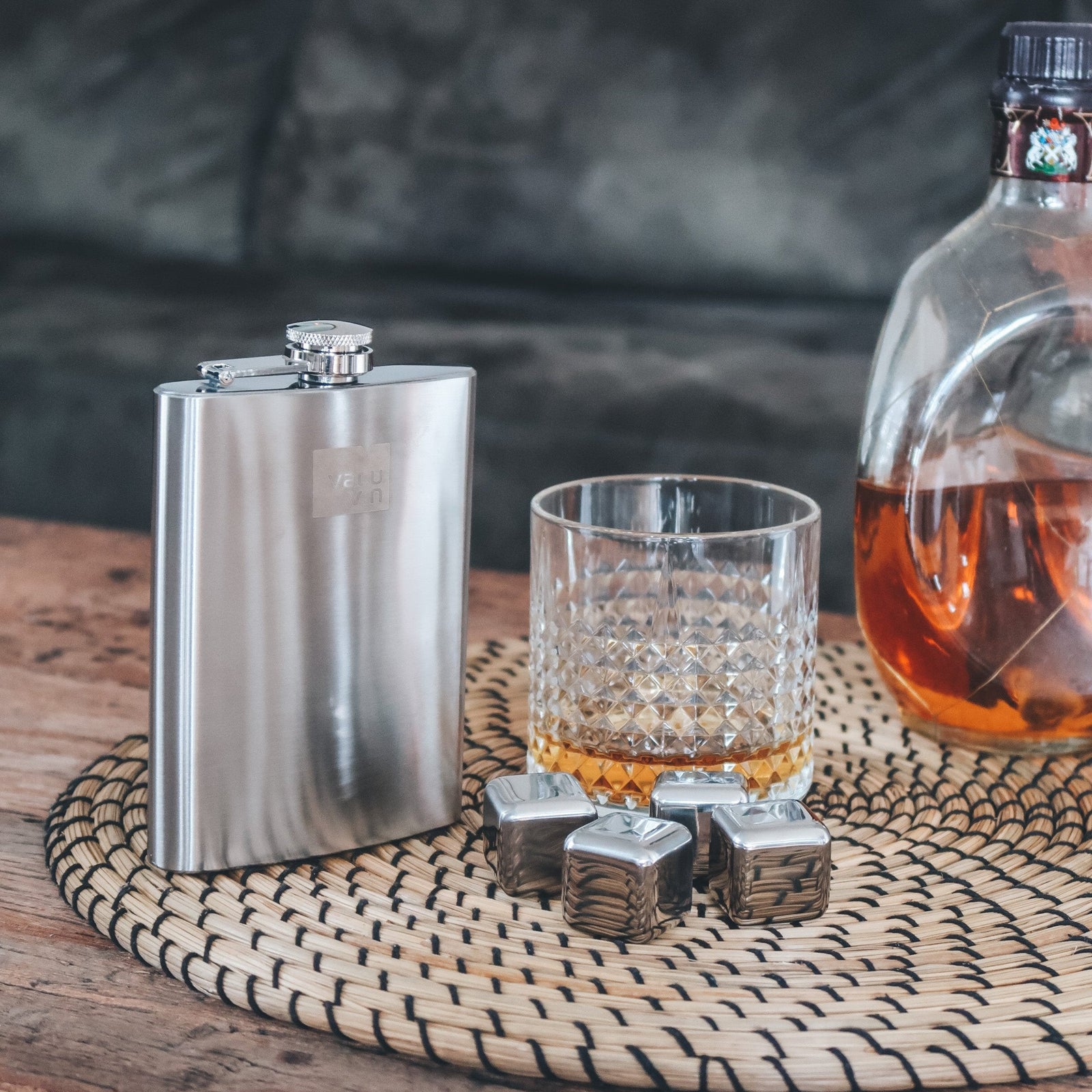 Vacu Vin Hip Flask and whiskeystones Stainless Steel