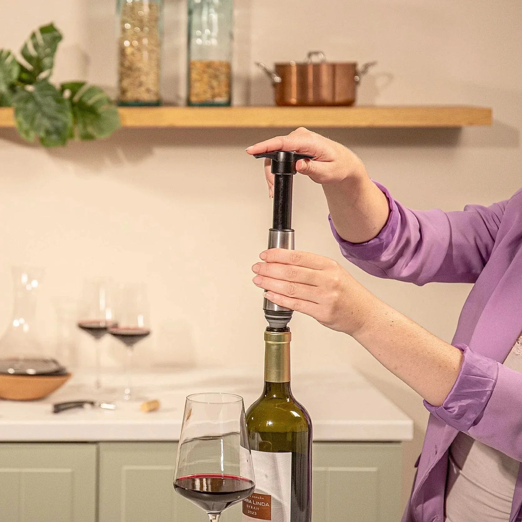 Vacu Vin Wine Saver & Corkscrew Set - Thumbnail 4